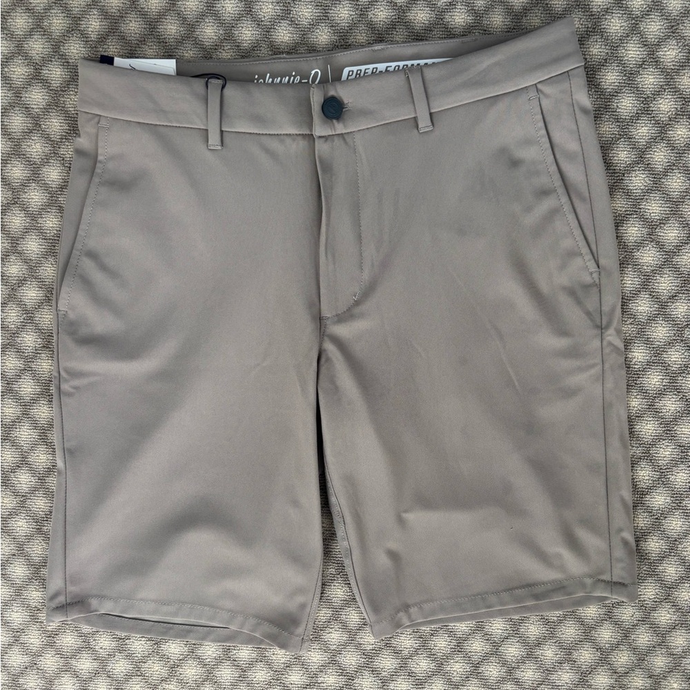 Johnnie O prepformance short size 32 NWT